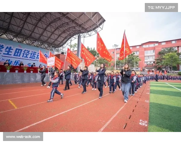 弋阳县推动手球课间操全覆盖 3万小学生享受群众体育新体验 弋阳县推动手球课间操全覆盖 3万小学生享受群众体育新体验